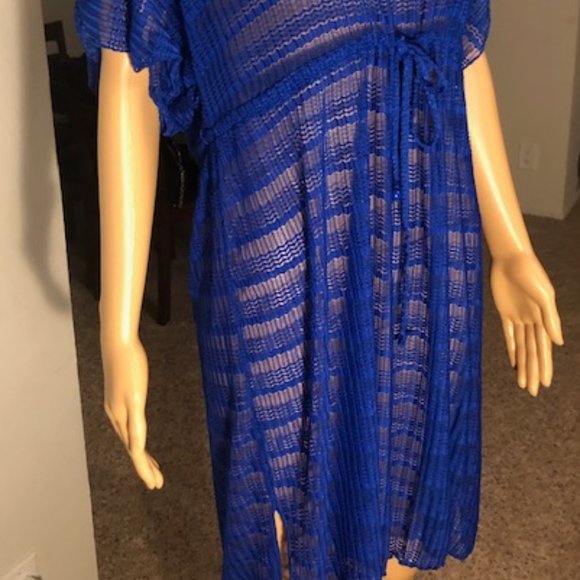 Top - Picture 2 of 4